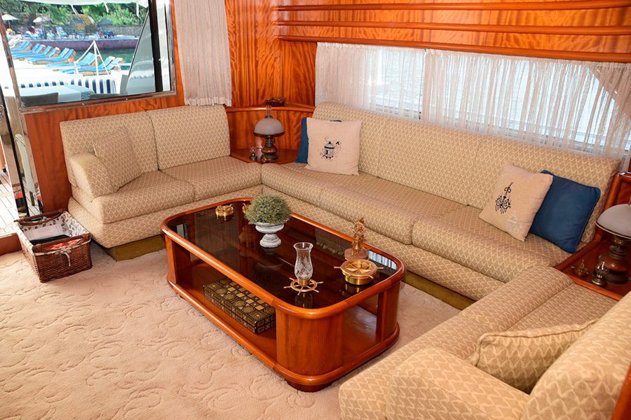 Alanya Yacht Rental 26m Ferretti 80